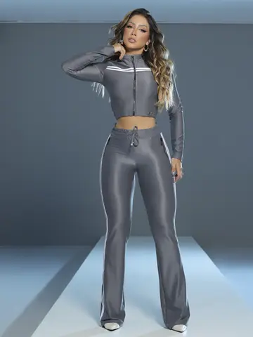 Cropped Manga Longa com Faixas Pit Bull Jeans Confortável e Sofisticado