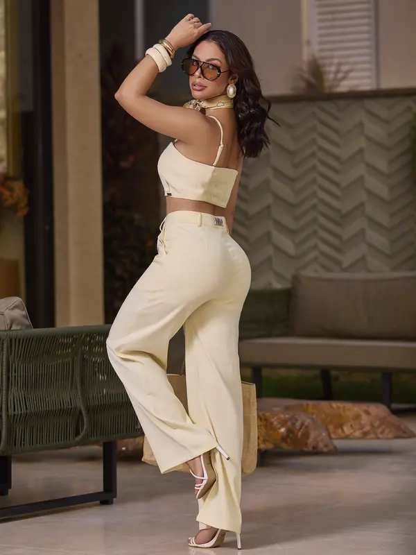 Conjunto Calça e Cropped Sofisticado com Detalhes Elegantes Empório Pit Bull