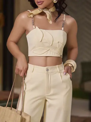 Conjunto Calça e Cropped Sofisticado com Detalhes Elegantes Empório Pit Bull
