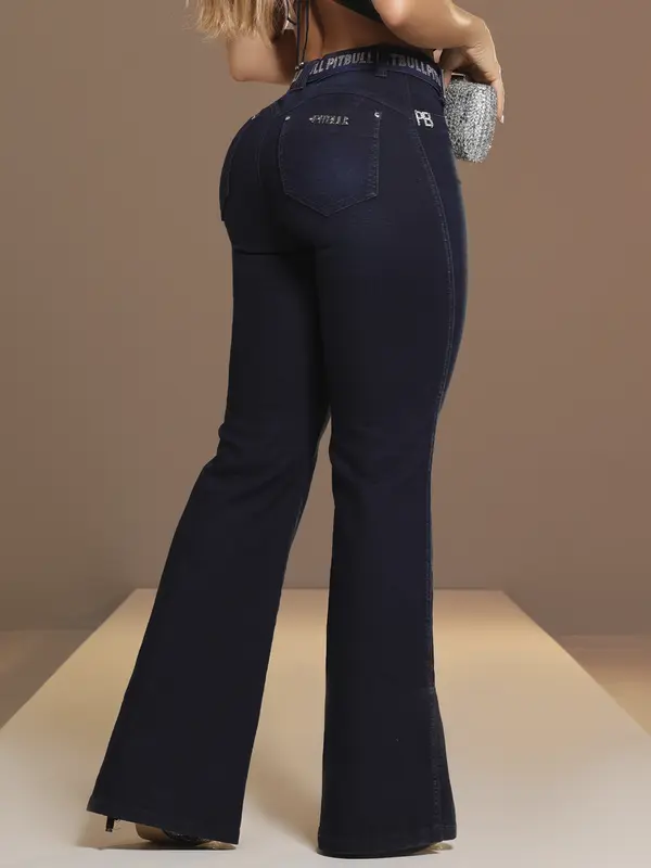Calça Flare Elegante e Sofisticada com Cinto Personalizado Pit Bull Jeans