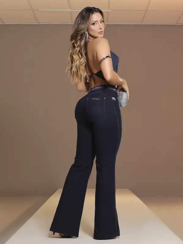 Calça Flare Elegante e Sofisticada com Cinto Personalizado Pit Bull Jeans