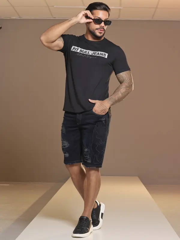 Camiseta Gola O Preta Estilosa e Autêntica com Estampa Metalizada Pit Bull Jeans