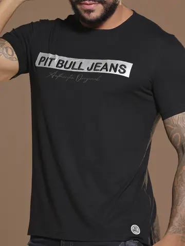 Camiseta Gola O Preta Estilosa e Autêntica com Estampa Metalizada Pit Bull Jeans