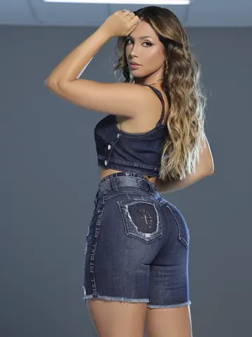 Bermuda Meia Coxa com Estilo Destroyed e Elástico Personalizado Pit Bull Jeans