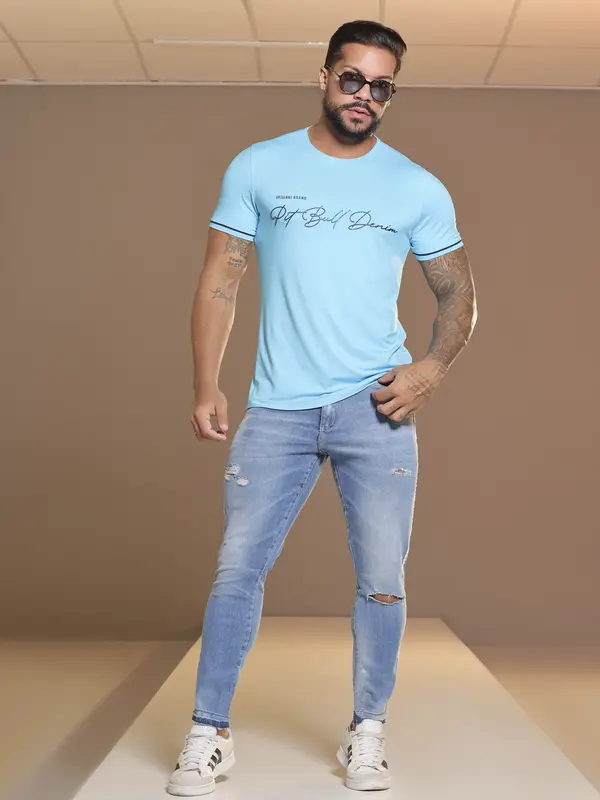 Camiseta Masculina Gola O Casual com Logomania em Relevo Pit Bull Jeans