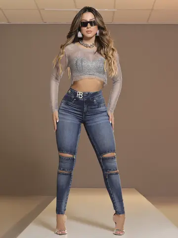 Calça Skinny Estilosa com Efeito Destroyed e Detalhes Únicos Pit Bull Jeans