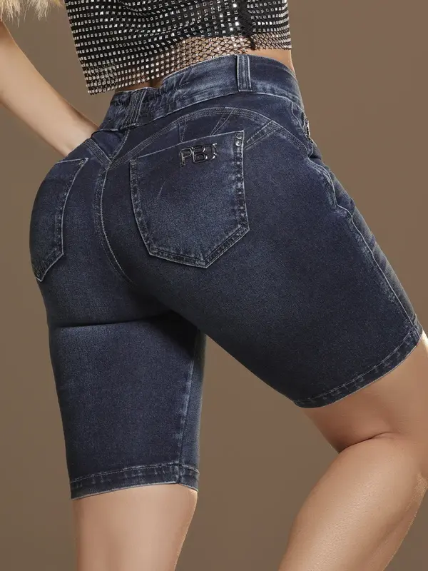 Bermuda Ciclista Modeladora e Confortável com Bordado de Strass Pit Bull Jeans