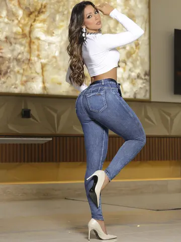 Calça Hot Pants Cintura Alta Modeladora com Cinto Acetinado Pit Bull Jeans