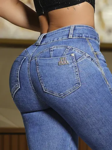 Calça Skinny Hot Pants Modeladora e Casual com Lavado Médio Pit Bull Jeans