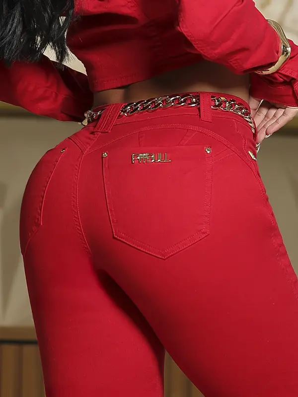 Calça Flare Estilosa com Cinto de Corrente e Acabamento Modelador Pit Bull Jeans Luxo