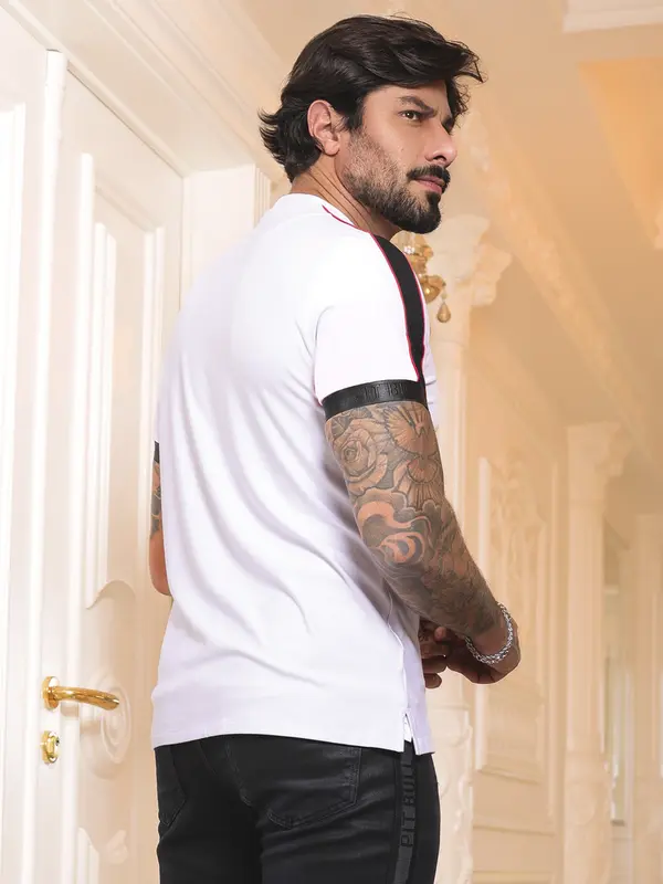 Camiseta Masculina Gola O Casual e Sofisticada com Logomania Pit Bull Jeans