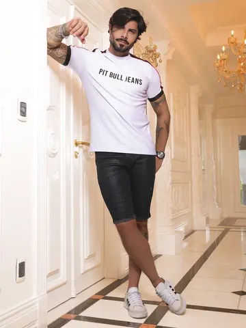 Camiseta Masculina Gola O Casual e Sofisticada com Logomania Pit Bull Jeans