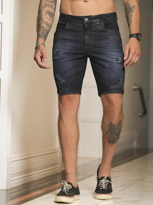 Bermuda Masculina Estilosa com Lavado Escuro e Detalhes Puídos Pit Bull Jeans Luxo