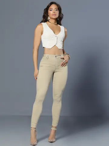 Colete Conceito Sofisticado e Estiloso com Detalhes em Pedrarias Pit Bull Jeans Luxo