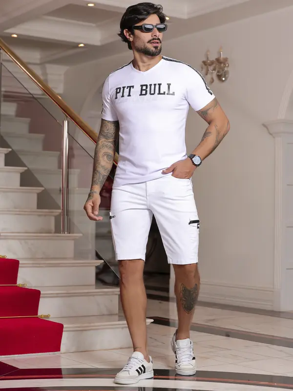 Camiseta Gola V Autêntica e Estilosa com Detalhes Metalizados Pit Bull Jeans Luxo
