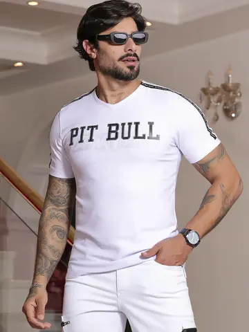 Camiseta Gola V Autêntica e Estilosa com Detalhes Metalizados Pit Bull Jeans Luxo
