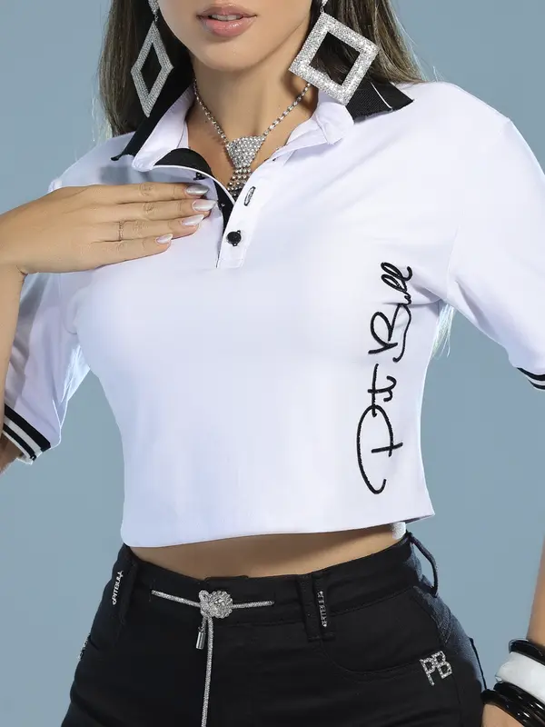 Polo Cropped Autêntica e Refinada com Escrita Lateral Pit Bull Jeans