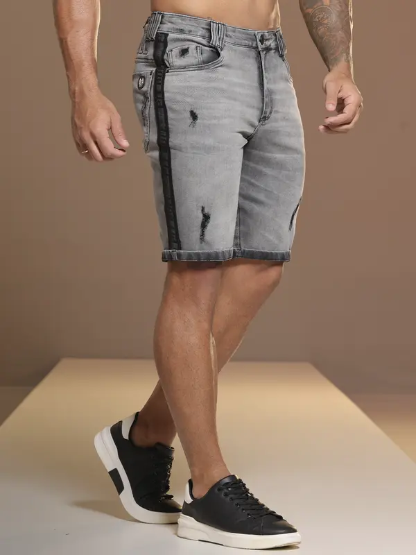 Bermuda Masculina Estilosa com Toque Destroyed e Elástico Lateral Pit Bull Jeans