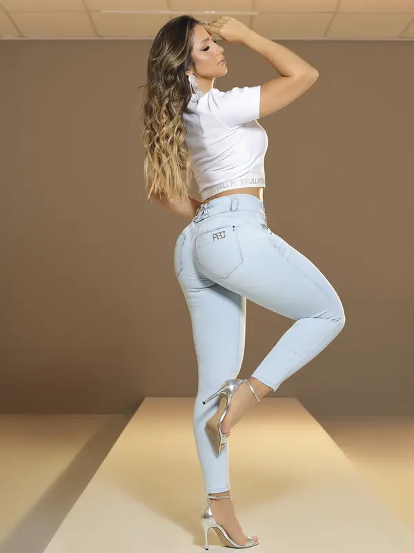 Calça Skinny Pit Bull Jeans Luxo Modeladora e Elegante com Detalhes Únicos