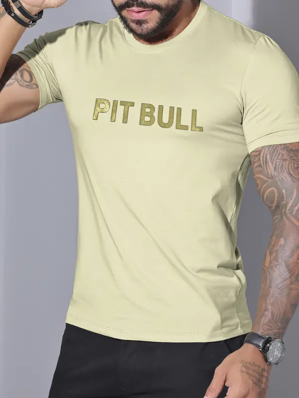Camiseta Gola O Casual e Sofisticada com Estampa Metalizada Pit Bull Jeans