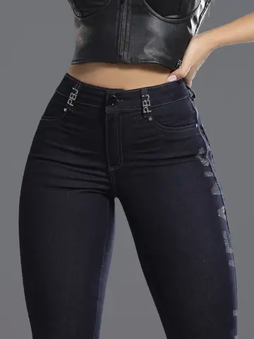 Calça Skinny Hot Pants Modeladora e Estilosa com Logomania Lateral Pit Bull Jeans Luxo