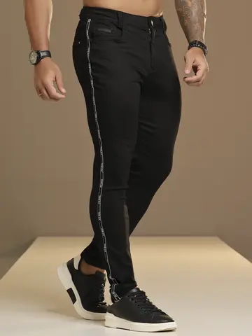 Calça Masculina Preta Estilosa e Casual com Detalhe Lateral Pit Bull Jeans