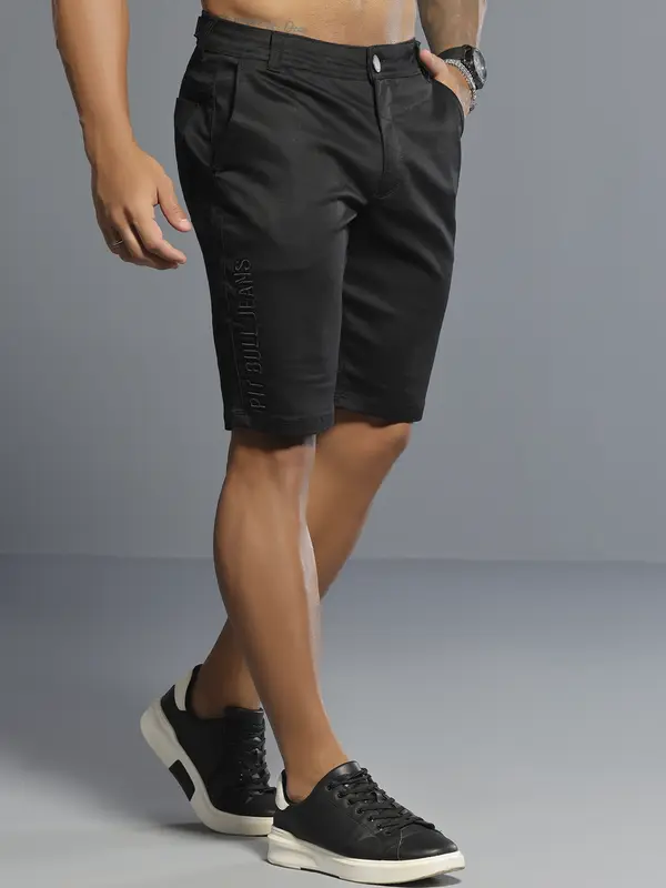 Bermuda Masculina Preta Casual Pit Bull Jeans com Bordado Lateral