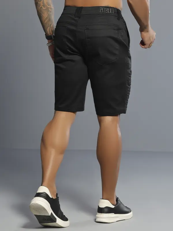 Bermuda Masculina Preta Casual Pit Bull Jeans com Bordado Lateral