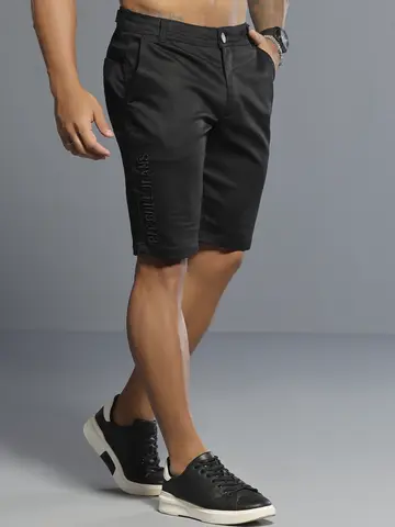 Bermuda Masculina Preta Casual Pit Bull Jeans com Bordado Lateral