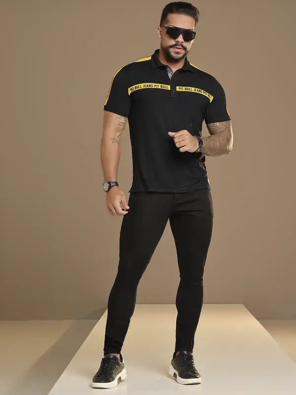 Polo masculina preta com detalhe amarelo Pit Bull Jeans