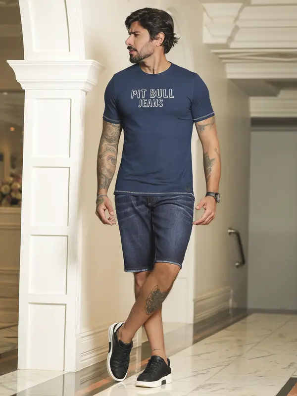 Camiseta Masculina Gola O com Estampa em Relevo Prata Pit Bull Jeans Luxo