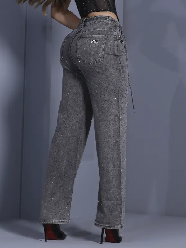 Calça Wide Leg Conceito Sofisticada com Pedrarias e Cinto Personalizado Pit Bull Jeans