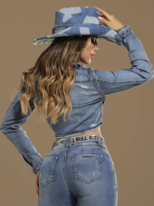 Jaqueta Cropped Jeans Estilosa e Versátil com Detalhes Puídos Pit Bull Jeans Luxo