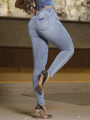 Calça Skinny Jeans com Destroyer Localizado e Reforço Pit Bull Jeans Premium