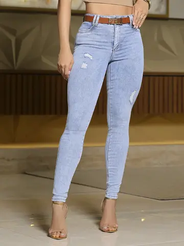 Calça Hot Pants Jeans com Cinto e Plaquinha Cristal Pit Bull Jeans