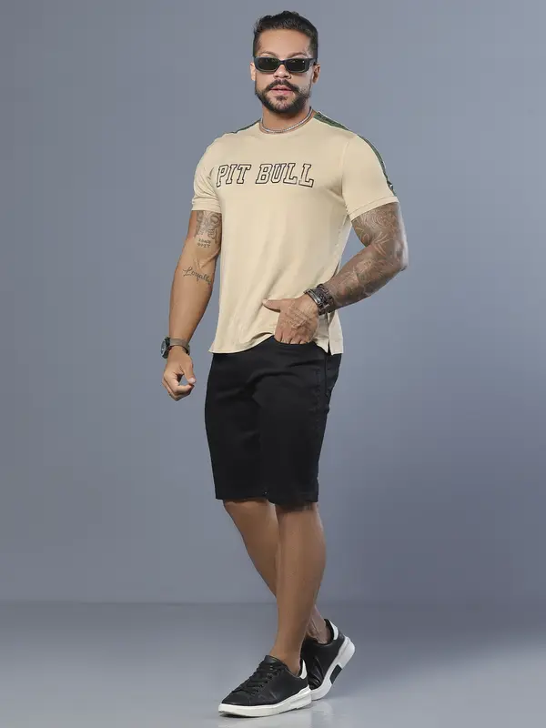 Camiseta Masculina com Estampa em Relevo e Detalhe nos Ombros Pit Bull Jeans Luxo
