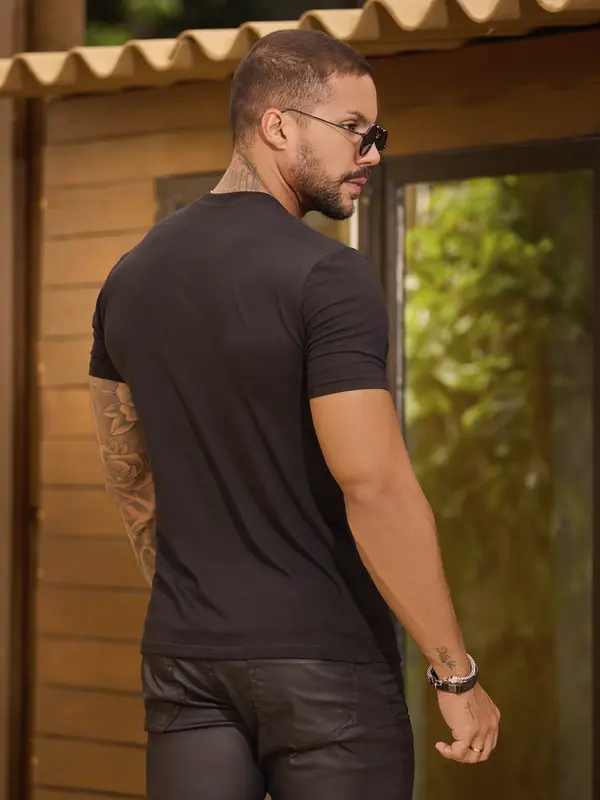Camiseta Gola O Casual e Sofisticada Pit Bull Jeans Premium