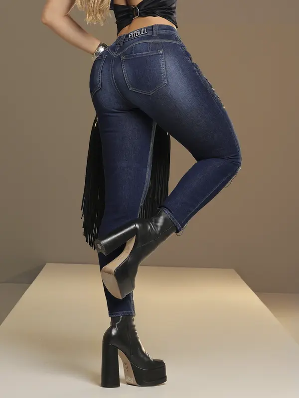 Calça Boyfriend Estilosa com Pedrarias e Toque Destroyed Pit Bull Jeans Luxo
