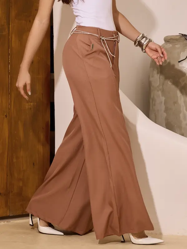 Calça Pantalona Sofisticada e Elegante com Cinto de Strass Empório Pit Bull