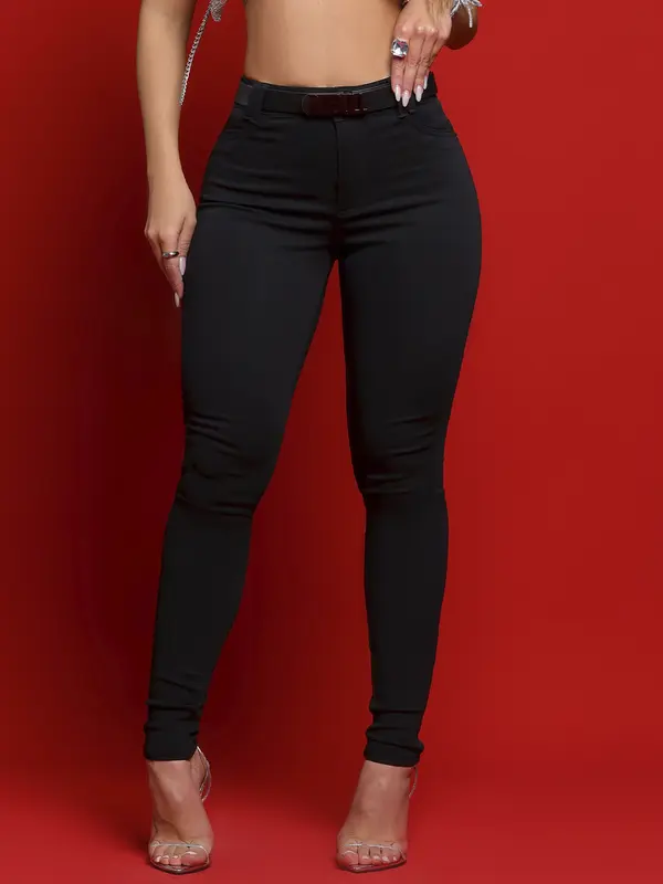 Calça Hot Pants Preta Modeladora e Estilosa com Cinto Pit Bull Jeans Premium