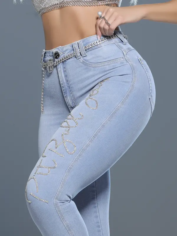 Calça Skinny Estilosa com Cinto de Corrente e Bordado de Strass Pit Bull Jeans Luxo