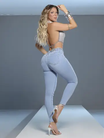 Calça Skinny Estilosa com Cinto de Corrente e Bordado de Strass Pit Bull Jeans Luxo