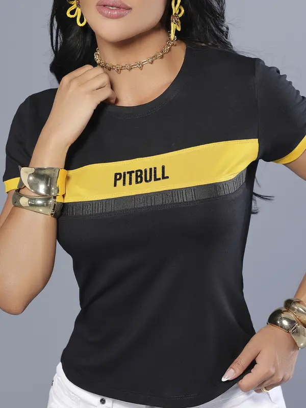 T-shirt Estilosa e Sofisticada com Toque Esportivo Pit Bull Jeans Luxo