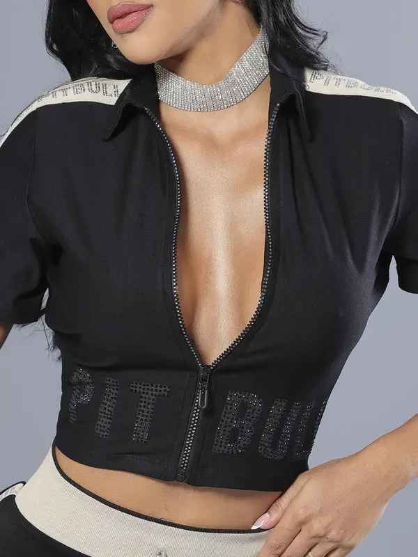 Polo Cropped Estilosa com Escrita em Strass e Elástico Personalizado Pit Bull Jeans Luxo