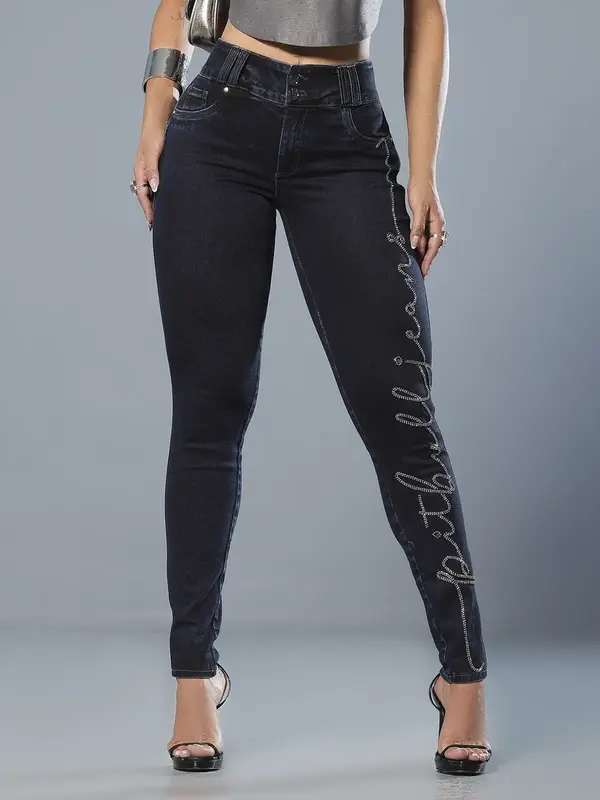 Calça Skinny Modeladora e Sofisticada com Logomania de Strass Pit Bull Jeans Luxo