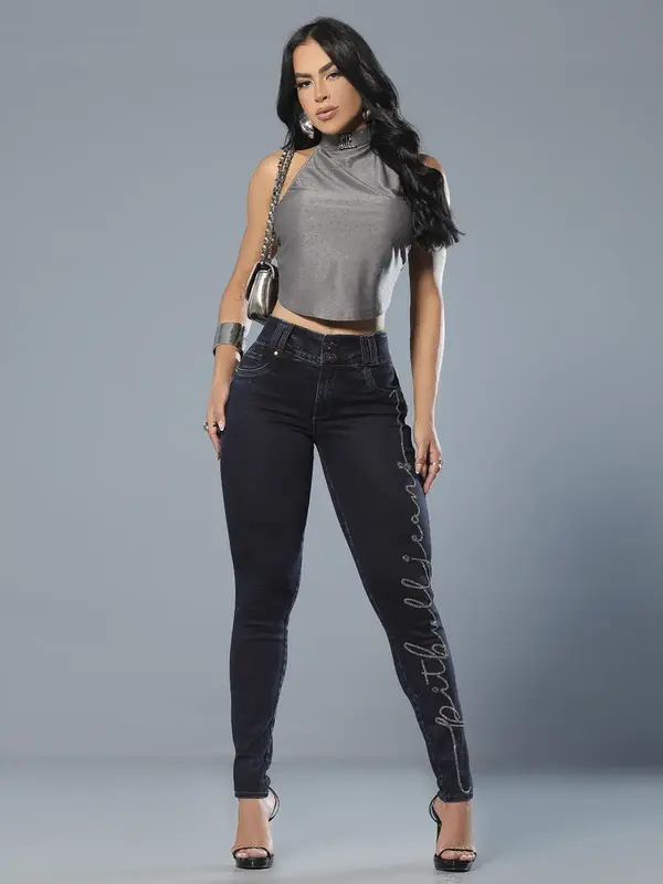 Calça Skinny Modeladora e Sofisticada com Logomania de Strass Pit Bull Jeans Luxo