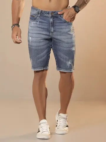 Bermuda Masculina Estilosa com Detalhes Puídos e Escrita Lateral Pit Bull Jeans Luxo