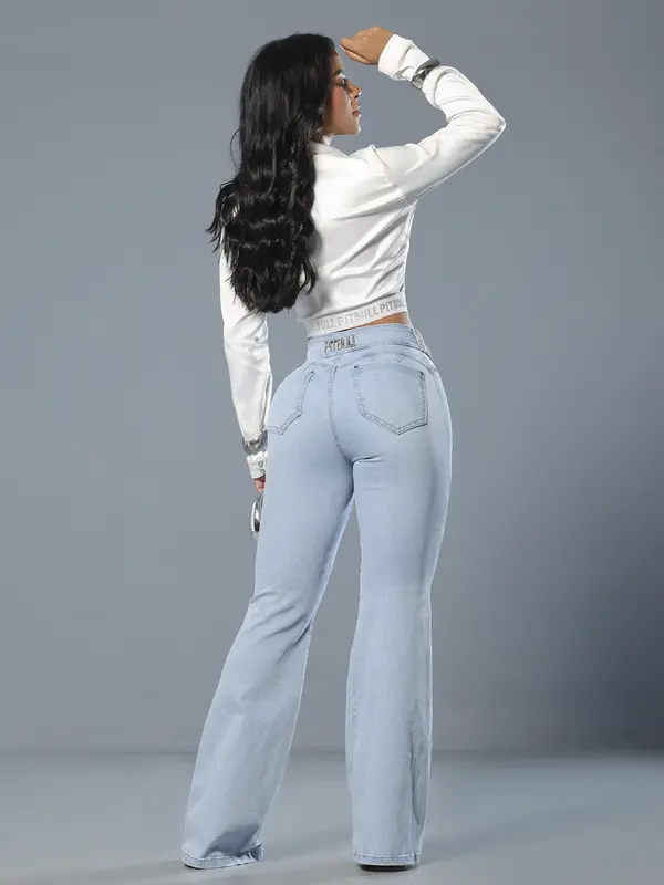 Calça Flare Sofisticada com Caimento Ajustado e Detalhes de Strass Pit Bull Jeans Luxo