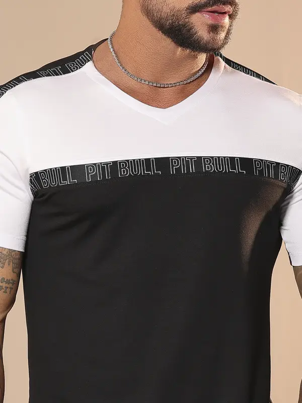 Camiseta Gola V Estilosa e Autêntica com Elástico Personalizado Pit Bull Jeans Luxo