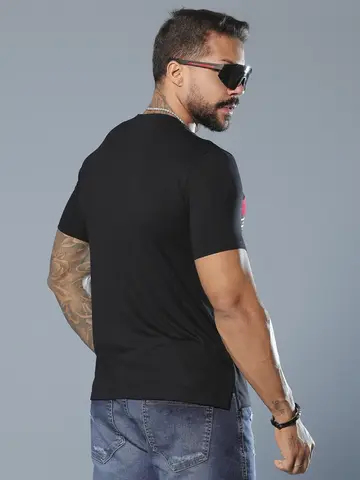 Camiseta Gola O Sofisticada e Casual com Detalhe Frontal Pit Bull Jeans Luxo